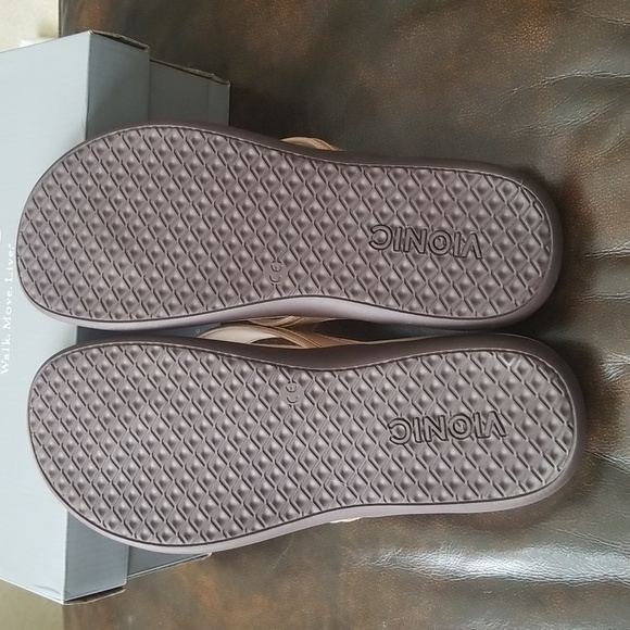VIONIC Tide Flip Flops With Arch Support - Picture 5 of 14